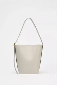 ZARA／マキシバケットバッグ