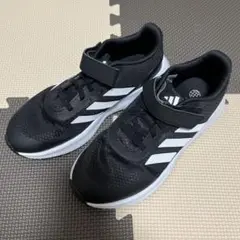 adidas 22.5スニーカー ブラック