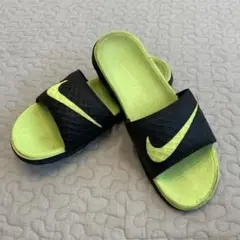 日本未発売限定ハワイ購入Nike ブラック/ライム 蛍光イエロースライドサンダル