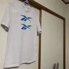 Reebok Tシャツ ロゴ付き