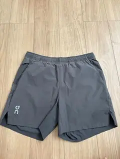On オン　エッセンシャルショーツ　グレー　Ｓサイズ