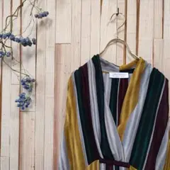 美品 シルク混 ノースリーブワンピース カシュクールワンピース ストライク 総柄