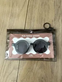 新品未使用 3coins スリーコインズ キッズサングラス