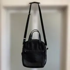 TANIZAWA GINZA(タニザワ銀座)コンパクトレザーショルダーバッグ