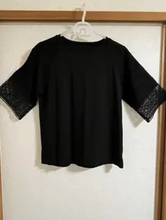 黒のおしゃれなTシャツ