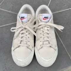 Nike ホワイト スニーカー