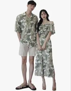 ペアルック　リゾートウェア（レディースオフショルワンピース&メンズTシャツ）