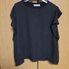 【美品】SENSE OF PLACE 黒 ノースリーブシャツ フリル袖