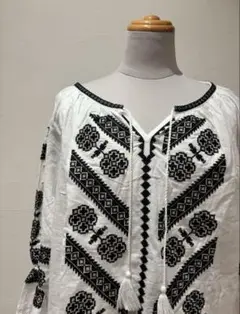 ルーマニア刺繍ブラウス　白系　民族衣装　LLサイズ　タグ付き未使用品　一点のみ