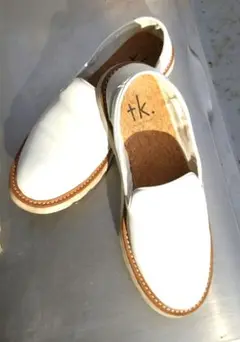 TK ホワイトシューズ