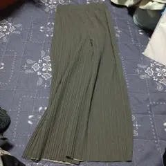 ダークグレー プリーツパンツ　L