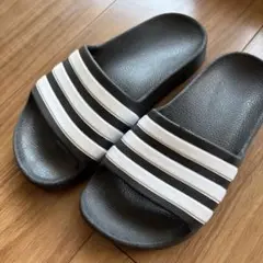 20cm adidas ブラック サンダル