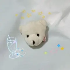 クリーム色のクマのヘアクリップ