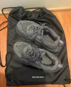 BALENCIAGA バレンシアガ triple s 早い者勝ち