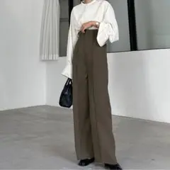 Louere ルエレ ハイウエストフレアパンツ センタープレス 新品未使用 M