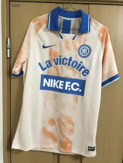 ナイキトレーニングシャツ