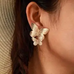 メタルスタッドバタフライピアス 大きなダブル 蝶 イヤリング ゴールド
