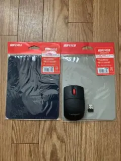 ワイヤレスマウス(Lenovo)とマウスパッド(BUFFALO)