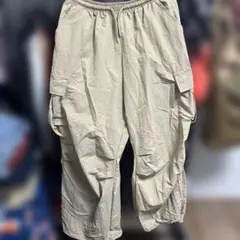 ベージュ カーゴパンツ サイドポケット付き　DAZY