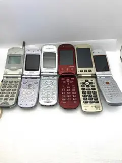 レトロ折り畳み携帯　ジャンク部品取り 中古 ガラケー6台まとめ売 ノーチェック