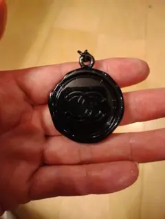 シャネル キーホルダー 中古