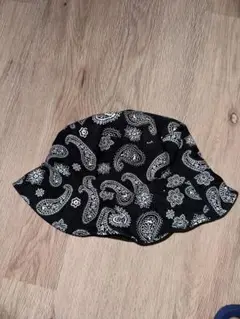 バンダナ柄 バケットハット 黒と白