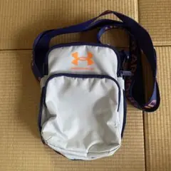 アンダーアーマー　ミニショルダーバッグ