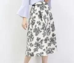 新品　index インデックス フラワージャカードフレアスカート　Ｍサイズ