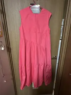 ピンクワンピース