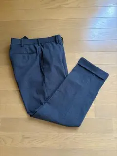 ユニクロ　感動パンツ　ダークグレー