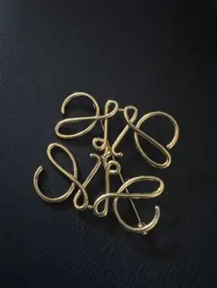 値下げ不可ですLoewe ブローチ