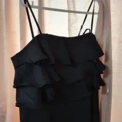 未使用タグ付き黒フリルキャミソール