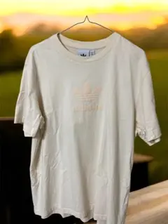 adidas クリーム色 Tシャツ L