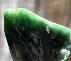 【処分特価】糸魚川翡翠　原石　上質　緑