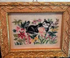 ネコとお花畑刺繍額