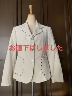 オフホワイトのコーデュロイパンツスーツ