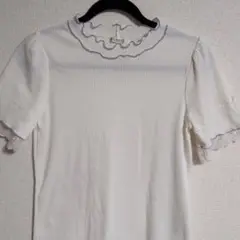 アクシーズファム リブ編みフリル付きホワイトシャツ