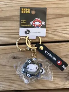 本日発売❕万博会場限定 なりきりサンリオ立体マスコットストラップ黒 シナモロール