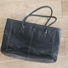 黒レザーバック