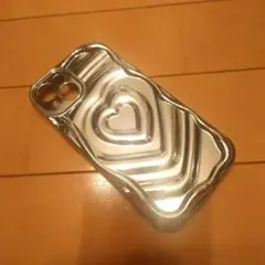ハート型シルバーiPhone13 ケース