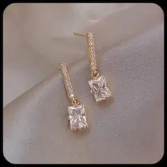 ジルコニア スクエア ピアス ゴールド