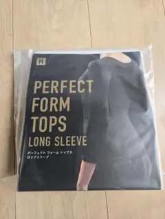 パーフェクトフォームトップス ロングスリーブ Mサイズ
