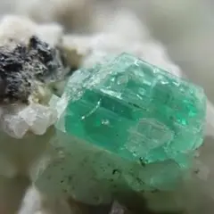 管理番号M202 宝石質 エメラルド 天然 緑柱石 原石 標本