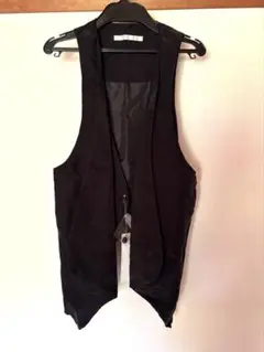 新品未使用タグ付きベストブラック