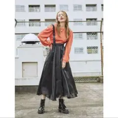 美品 ジュエティ　シャイニーサスペンダースカート ブラック Mサイズ