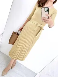 【美品✨】The Virgnia❤️サイズ900(M)Vネックニットワンピース