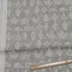 値下げ！#1422　Moda　サンドベージュ地に折鶴柄の生地　生地幅✕50cm