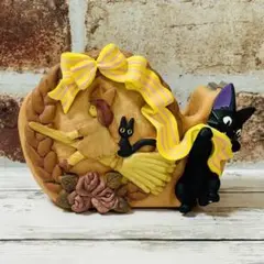 希少品　魔女の宅急便　ジジ　クロネコ　テープカッター　　陶器 希少品 魔女の宅急便 ジジ クロネコ テープカッター 陶器 - メルカリ
