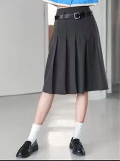 グレー プリーツスカート