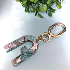 フルラ　マーブルU字型アクリルキーホルダー